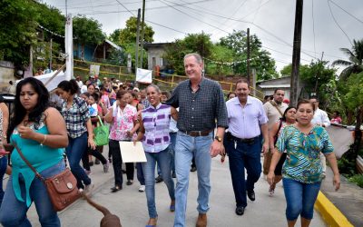 Raúl Ruiz Entrega Pavimentaciones en la Colonia Pisa Flores