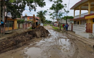Vecinos se inconforman ante obra de pavimentación