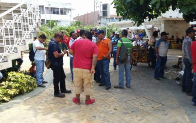 Obreros siguen emigrando ante escases de fuentes laborales