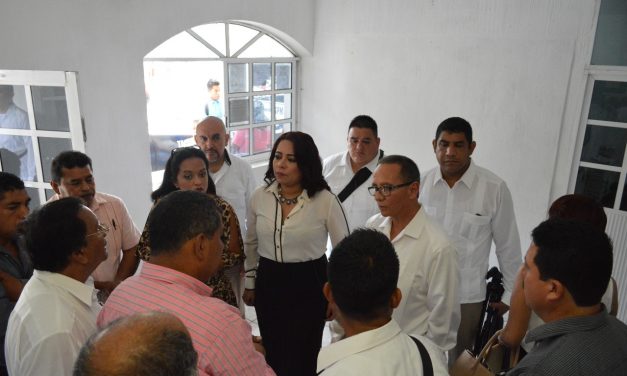 Citlali Medellín realiza acercamiento con trabajadores municipales
