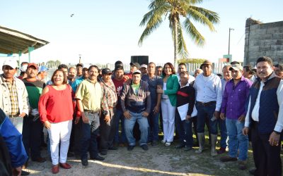 Alcaldesa Citlali Medellín recibe apoyo total del sector pesquero mediante marcha pacífica