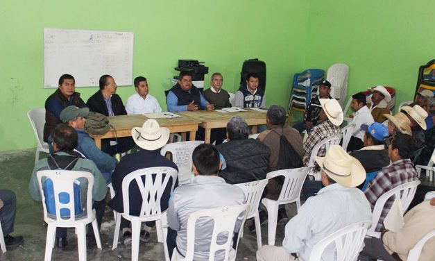 Gente del campo respalda a Toño Aguilar