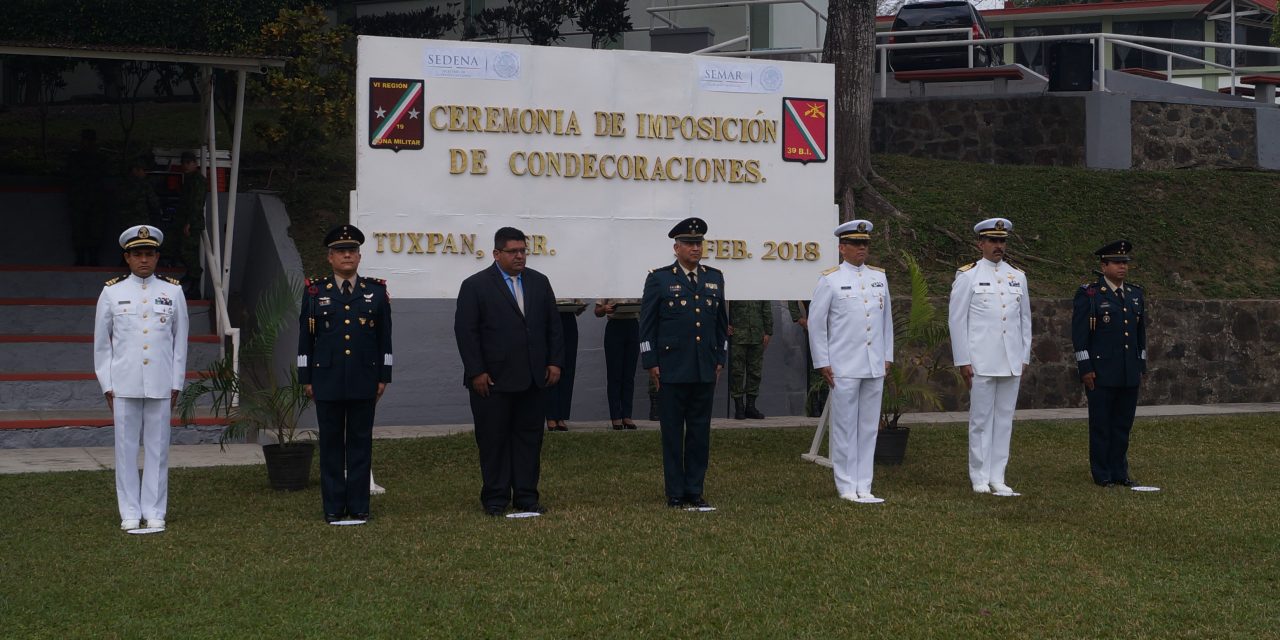 SEDENA entrega condecoraciones
