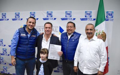 Arturo Esquitín se registra como Pre candidato Para la Diputación Federal