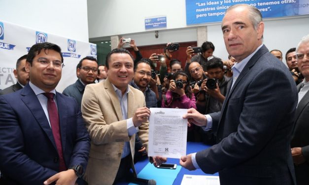 Se registra Julen Rementería como precandidato al senado por el Partido Acción Nacional