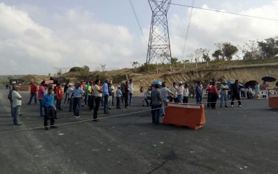 Segundo día de bloqueo en la Tuxpan-Tampico