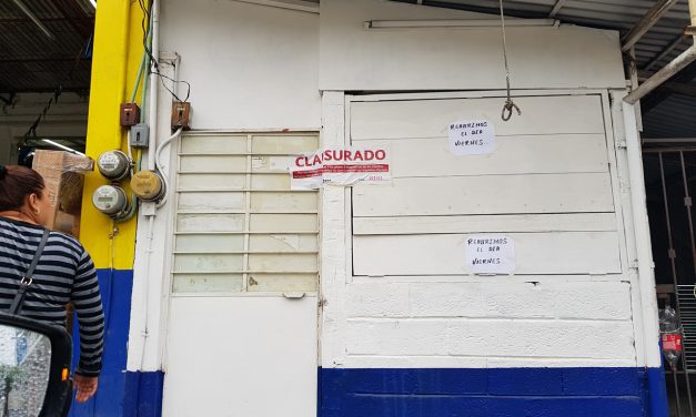 SAT CLAUSURA NEGOCIO POR NO EXPEDIR COMPROBANTES FISCALES