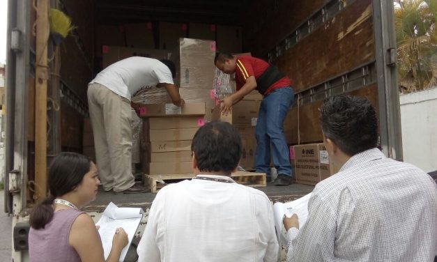 Arriba a Tuxpan material electoral