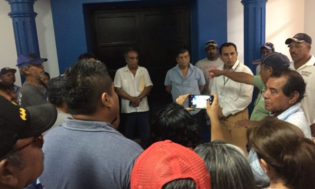 Con manifestación, pescadores exigen pago a Transcanada