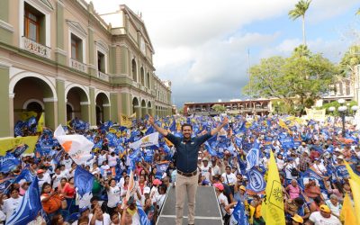 Córdoba se desborda con Miguel Ángel Yunes Márquez en el cierre regional de Las Altas Montañas