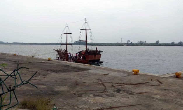 SIGUE ANCLADO EL TABUCO