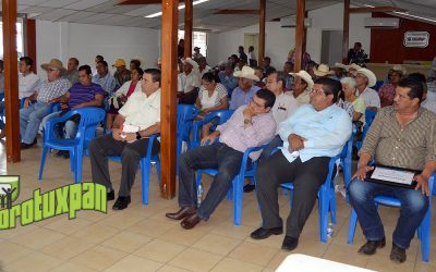 Capacitan a productores ganaderos sobre Rabia Paralítica y Bovina