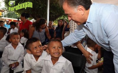 2 millones 350 mil estudiantes regresan a clases en todo el estado: Gobernador Yunes
