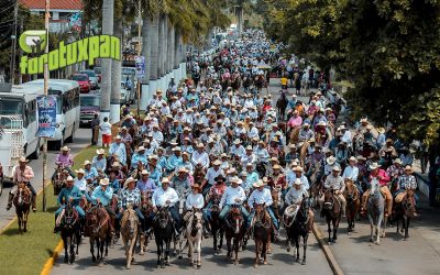 Imponente cabalgata en honor a la Virgen de la Asunción