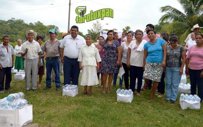 Alcalde entrega apoyos a comunidades