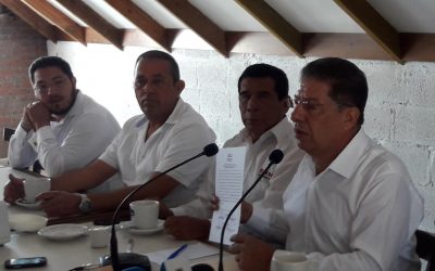 Pozos Castro recibe constancia de mayoría