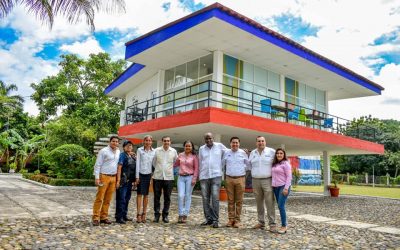 Consejero Cubano se reúne con Alcalde y Regidora