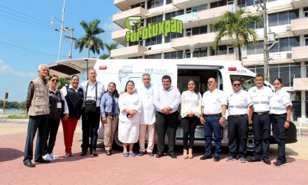 Presenta Toño Aguilar ambulancias de alta tecnología