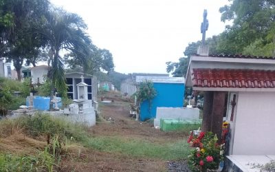 Invita Toño Aguilar a reforzar limpieza en tumbas de panteones