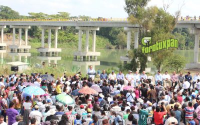 Yunes Linares inaugura obras de impacto social que detonarán desarrollo