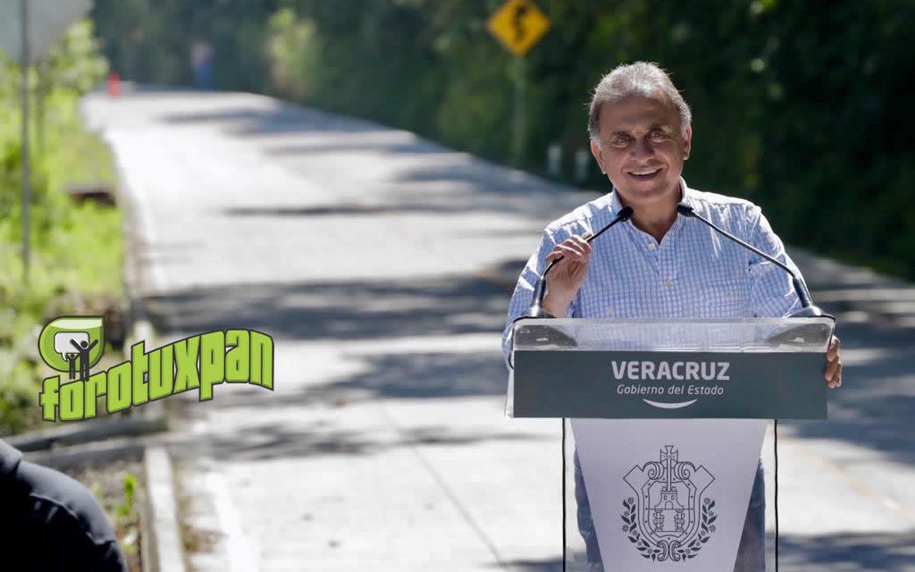 Inaugura el Gobernador Yunes la carretera Alto Lucero – Madroño – Plan de las Hayas – Topilitos – Palma Sola