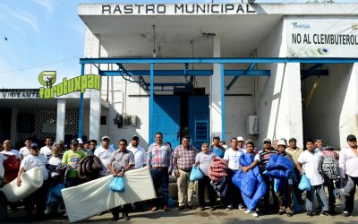 Apoyos invernales para trabajadores del Rastro Municipal