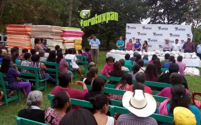 Alcalde reparte apoyos invernales para tres localidades a familias de escasos recursos