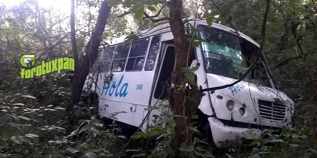 Autobús HOLA Cae a un barranco: 6 Heridos