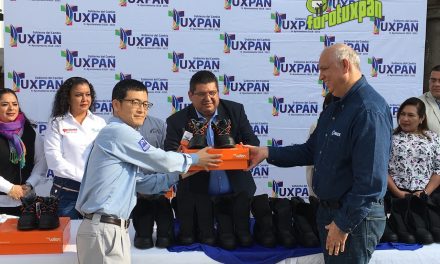 Policía, bomberos y protección civil de Tuxpan reciben calzado de seguridad de parte de las plantas de generación de energía Tuxpan II y V