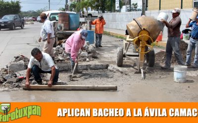 Aplican bacheo en la Manuel Ávila Camacho