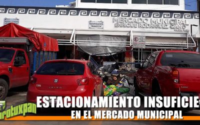 ESTACIONAMIENTO EN EL MERCADO MUNICIPAL INSUFICIENTE