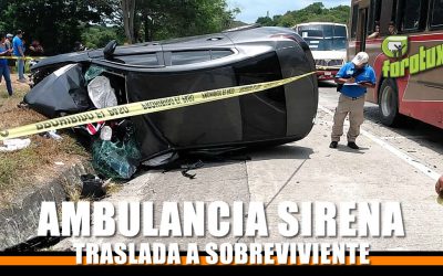 Ambulancia SIRENA traslada a herido, tras choque en autopista