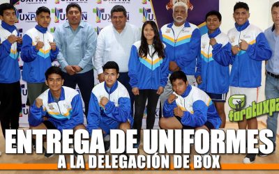 Entrega de uniformes a delegación de Box