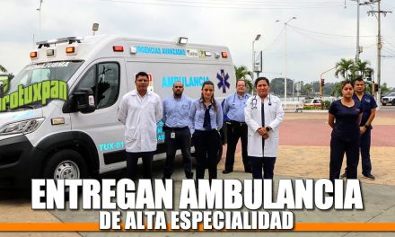 Gobierno Municipal entrega a Dirección de Salud nueva ambulancia de alta especialidad