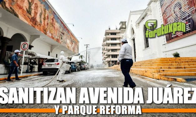 SANITIZAN AVENIDA JUÁREZ Y PARQUE REFORMA