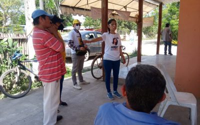 Con trabajo y sencillez Adely Morales, candidata a diputada local por el 03 Distrito, y es el sello que la caracteriza en cada recorrido.