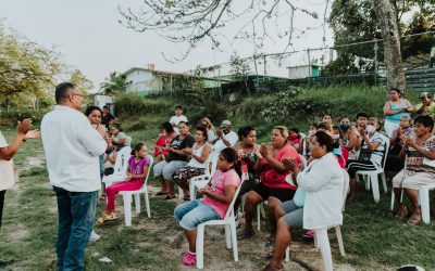 Juntos construiremos una economía sana para los tuxpeños; Everardo Gustin.