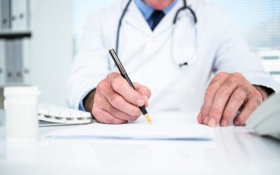 NUESTRAS CRÍTICAS AL MÉDICO…