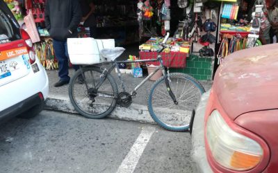 Ciclista atropella a una jovencita en el centro