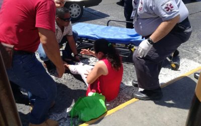 Tropieza y cae en el Bulevar