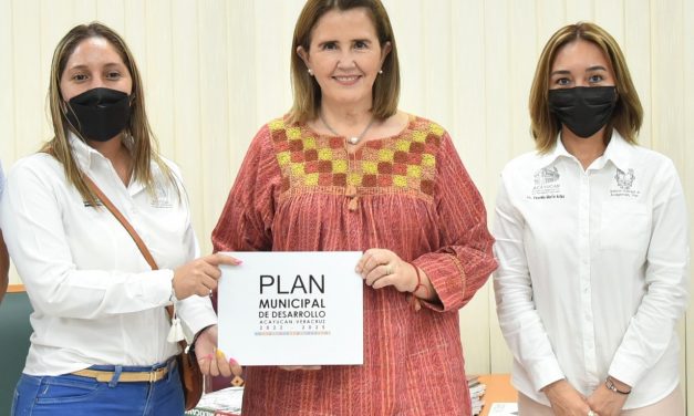 Recibe Diputada Planes Municipales de Desarrollo 2022-2025