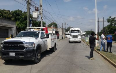 Derriba CABLES en la López Mateos