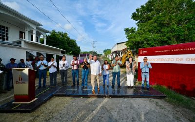 Arranca la construcción de guarniciones y banquetas en la calle Francisco Villa, de la colonia Revolucionaria