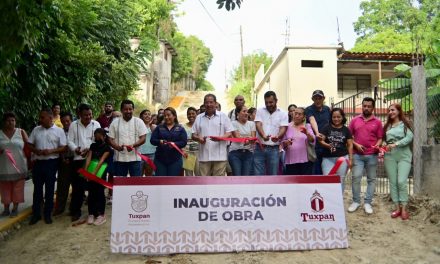 Continúa el avance de obra pública en colonias de Alto Lucero en Tuxpan