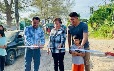 Juan Gómez y la agencia municipal de Banderas inauguran el mercado Rodante de la comunidad