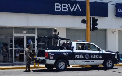 ASALTAN A CLIENTE DE BANCOMER JARDINES