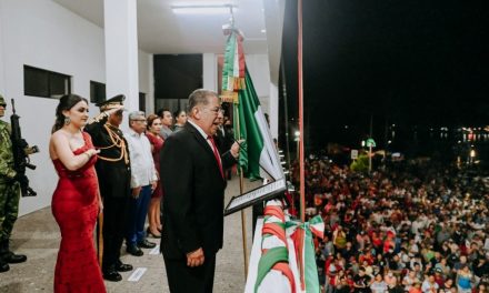 Alcalde José Manuel Pozos Castro conmemoró el 212 Aniversario del Grito de Independencia