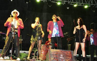 Se presenta el grupo musical cubano “Son 14”, en la Plaza Cívica