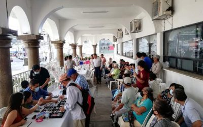 Más tuxpeños se benefician con la Jornada de Salud Visual