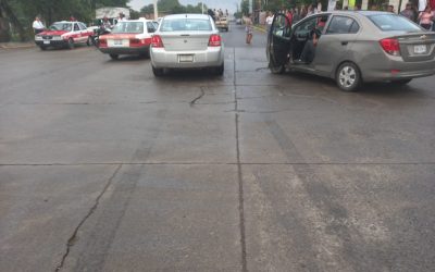 Mujer choca por DESOBEDIENTE